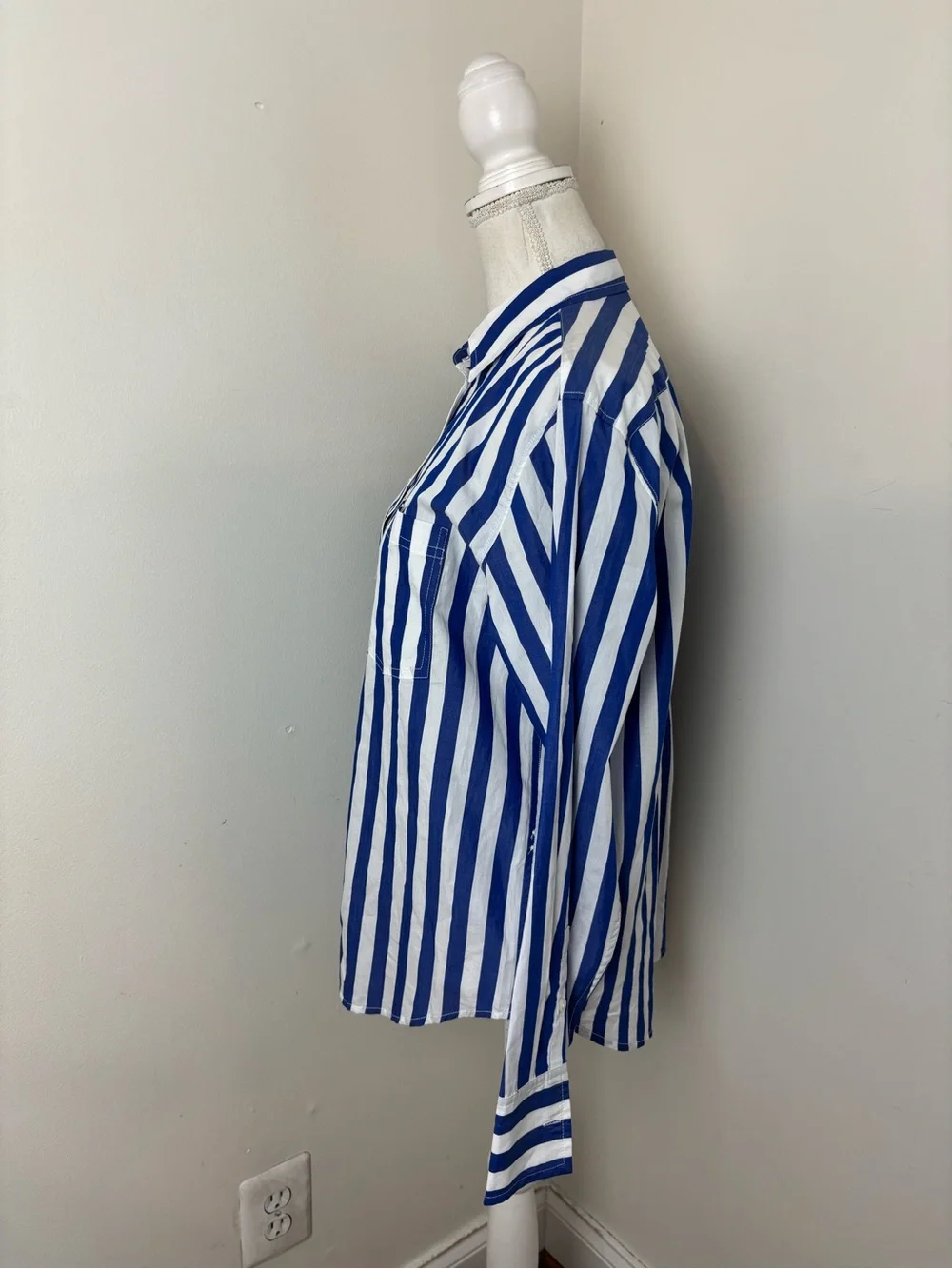J. Crew Garçon Classic Button Down Blue and White Cotton Poplin Shirt Size 6 NWT